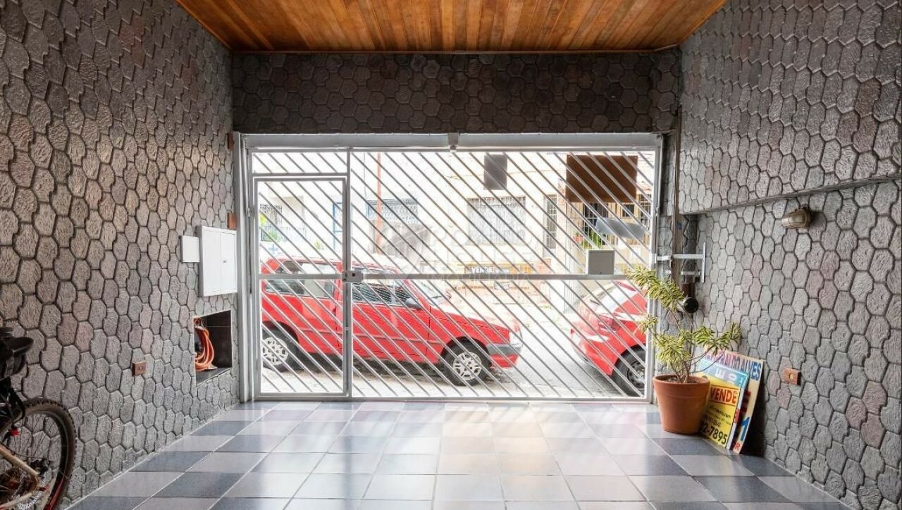 Sobrado 3 suítes, 2 vagas, próximo ao metrô à venda em Mirandópolis