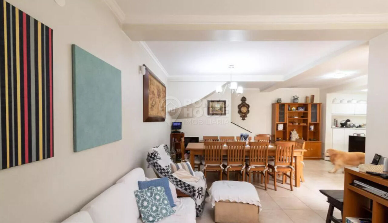 Sobrado à venda na Vila Gumercindo com 3 quartos, 1 suíte e 192m²