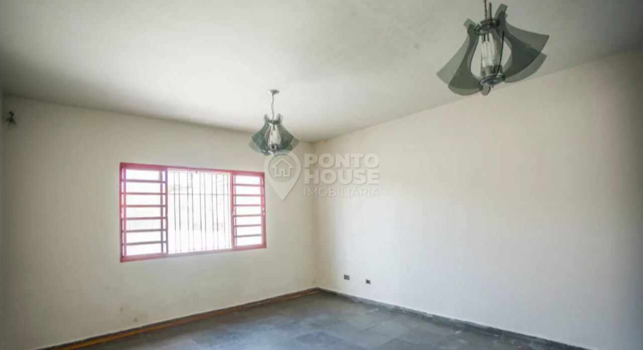 Sobrado de 200m², com 2 dormitórios e 2 vagas, à venda no Parque Jabaquara