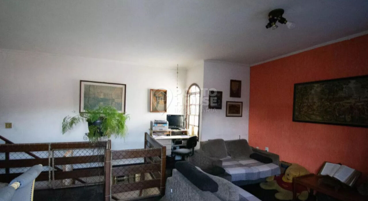 Sobrado de 330m²,  com 04 dormitórios e 8 vagas, à venda no Jardim Jabaquara