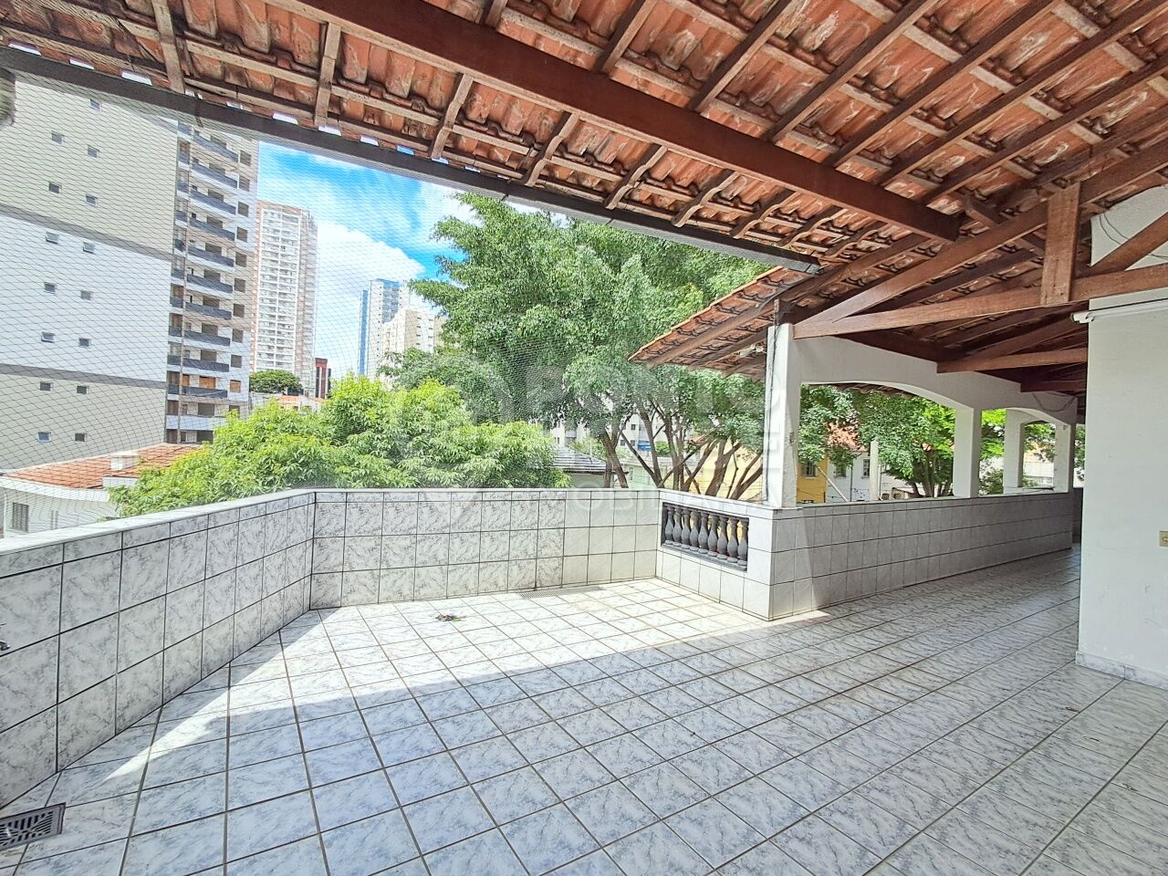 Sobrado à venda perto do Metro com renda! comercial ou residencial 5 dormitórios