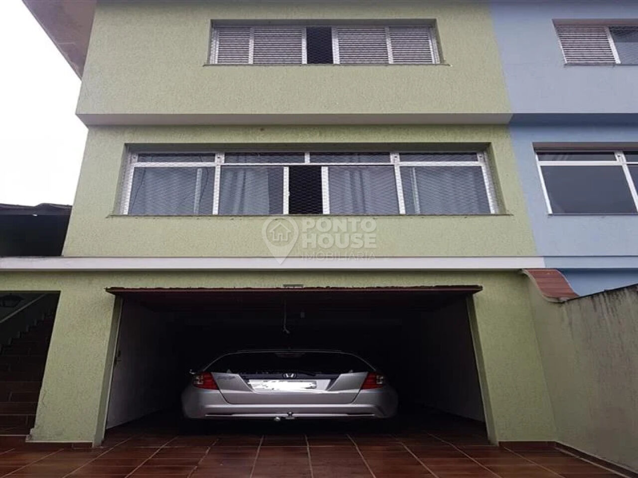 Sobrado à venda na Vila Moraes 3 dormitórios e 4 vagas de garagem