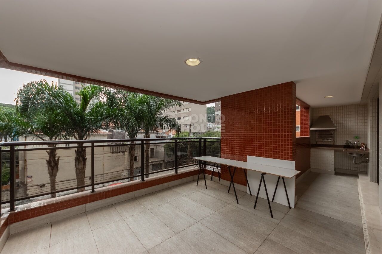 Apartamento à venda na Vila Mariana 500 metros do Metro, 4 suítes 4 vagas.
