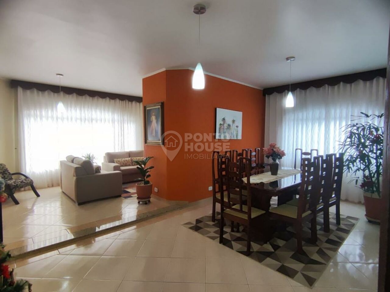 Sobrado à venda no bairro Vila Moares, 300m², 3 dormitórios, 1 suite e garagem 