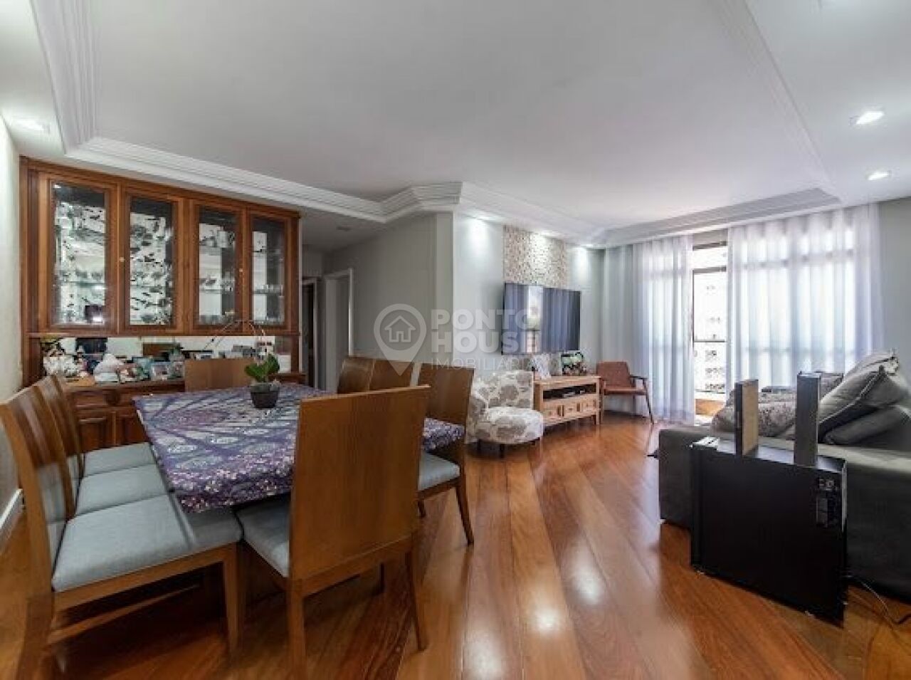 Apartamento à venda na Vila Gumercindo, 3 dormitórios, 1 suíte e 2 vagas