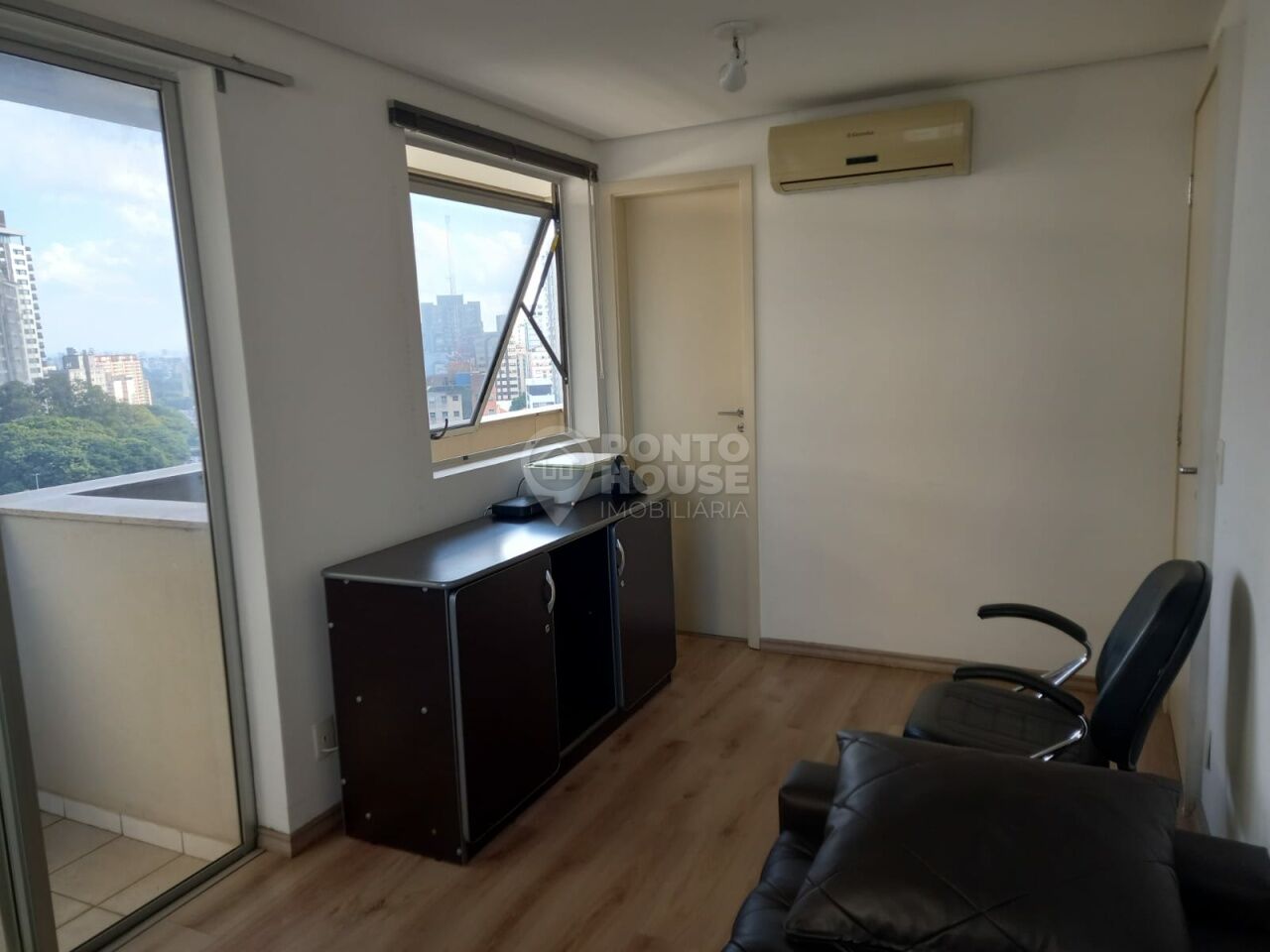Conjunto comercial à venda na Vila Mariana, com 37m² e 1 vaga