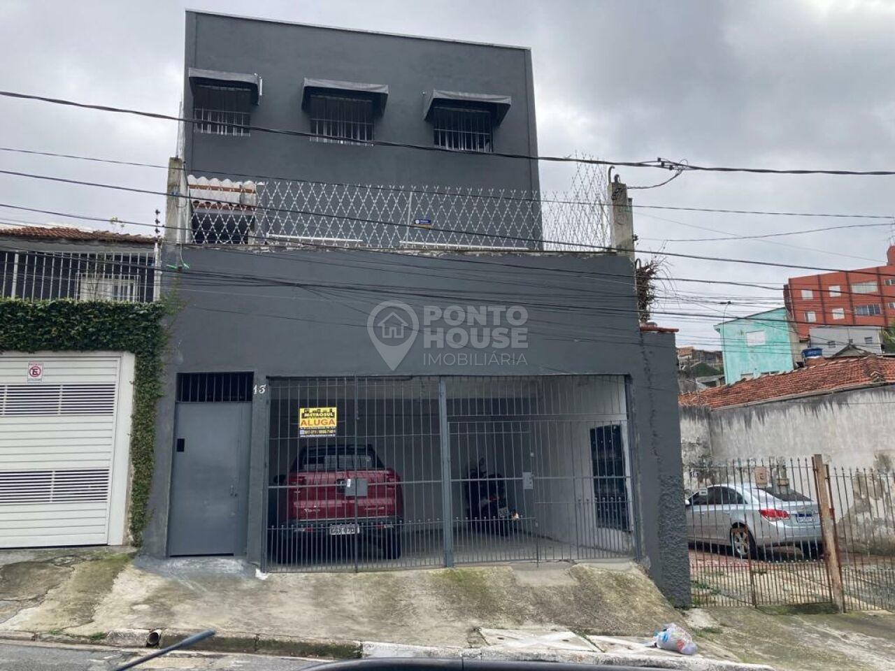 Sobrado à Venda com 9 Moradias, sendo 4 com 2 Dormitórios e 5 com 1 Dormitório