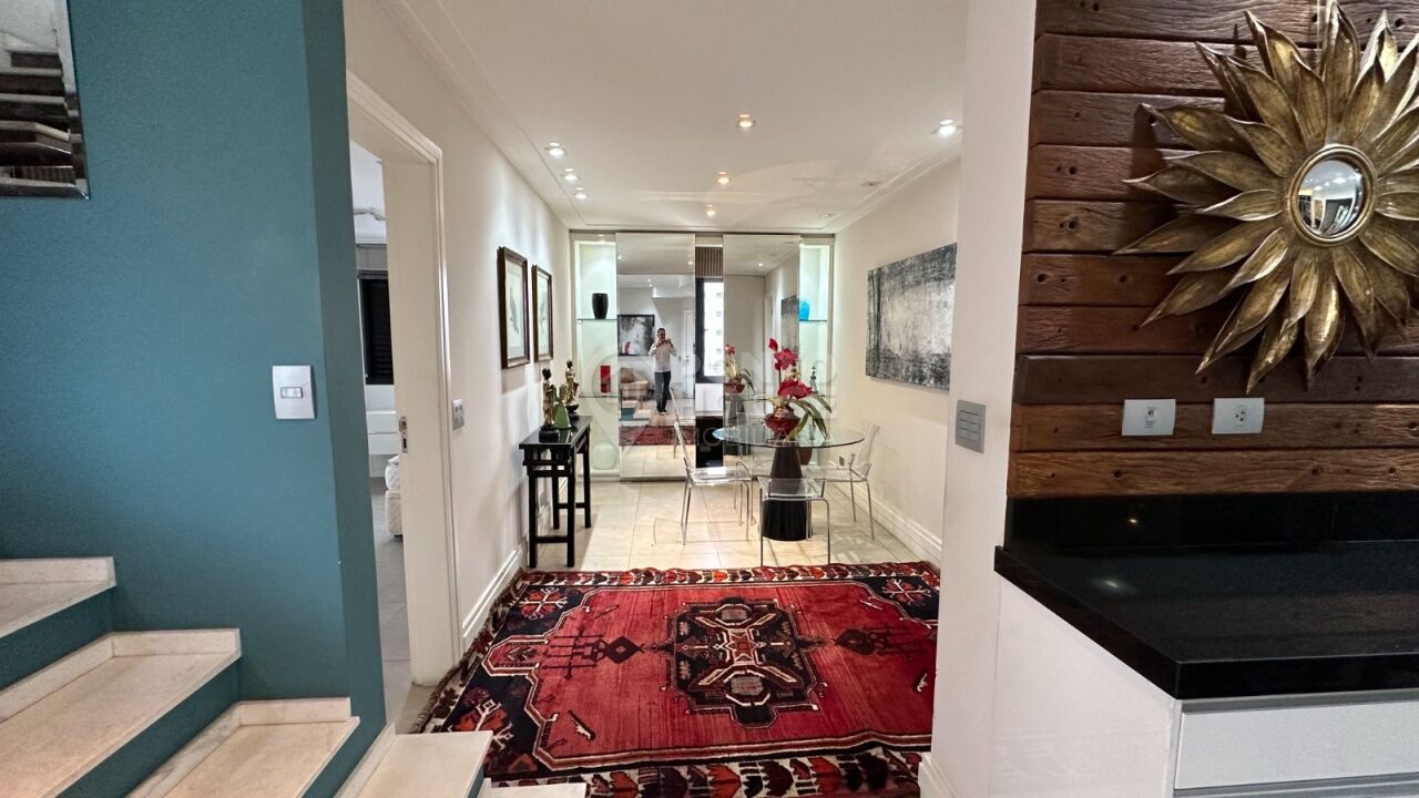 Cobertura duplex, modernizada, 03 suítes, mobiliada, 02 vagas e lazer