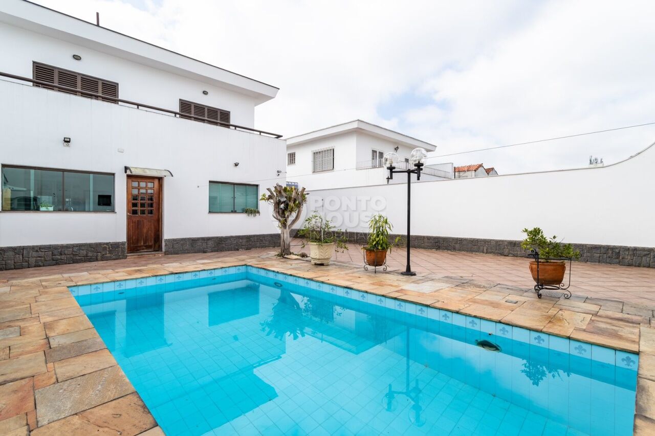 Sobrado à venda no bairro Vila Mariana com 4 Suítes, 8 Vagas e Piscina
