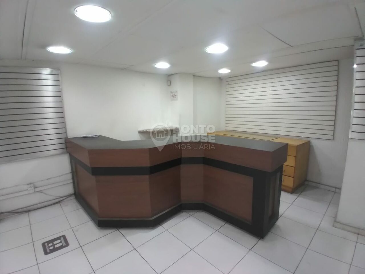 Salão comercial para locação no bairro da Saúde de 105m² e 2 banheiros