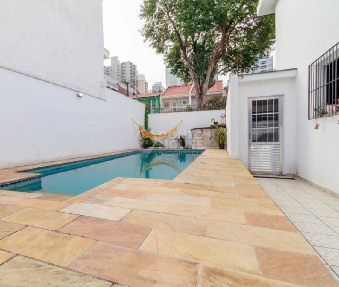 Casa à venda na Saúde, 3 Dormitórios, Piscina e Churrasqueira                