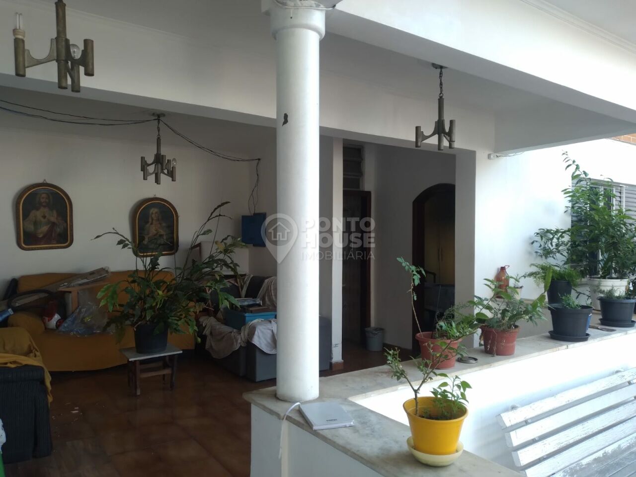 Casa térrea à venda e locação bairro Vila Gumercindo de 3 dormitórios e 50 vagas