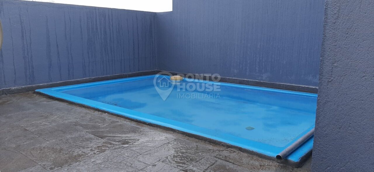 Cobertura à venda no bairro Vila Guarani, 2 dormitórios, piscina