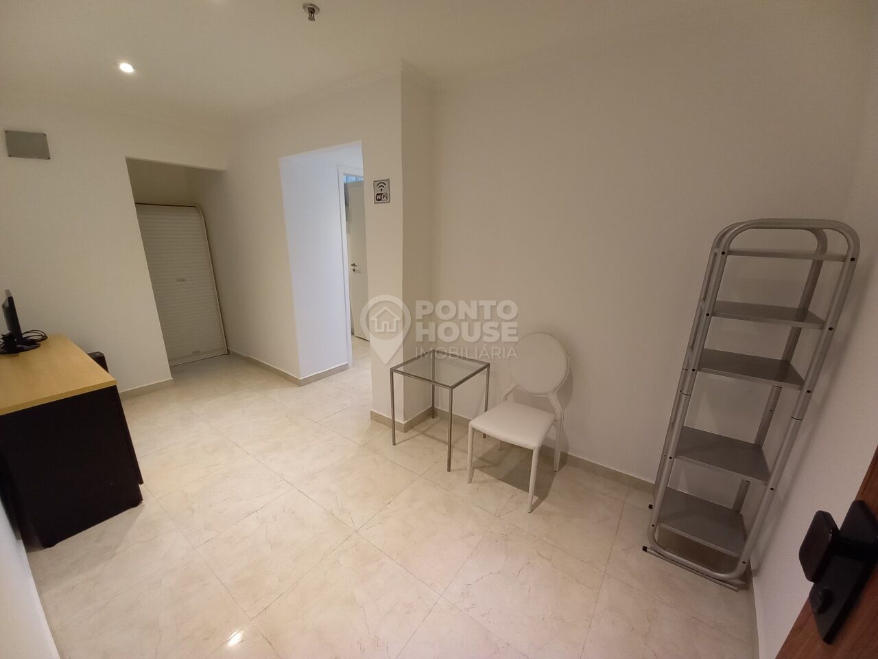 Sala comercial à venda na Saúde próximo do metrô Praça da Árvore, copa e 2 vagas