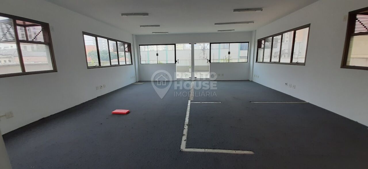 Sala comercial à venda na Vila Mariana, com terraço e 2 vagas, próximo ao Metrô
