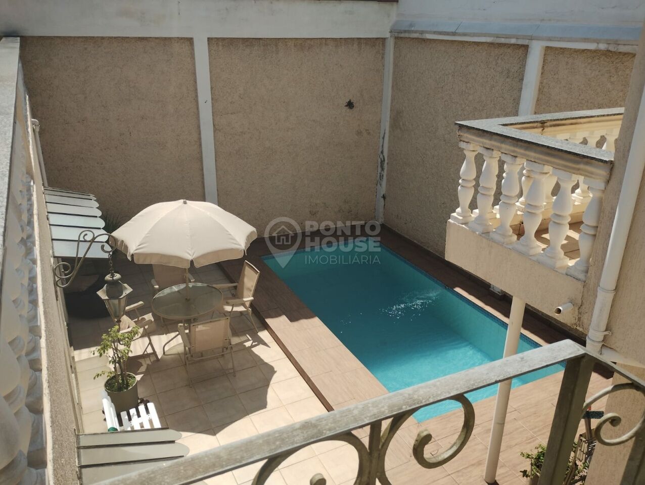 Sobrado à venda com 3 dormitórios, piscina e 3 vagas em Mirandópolis 