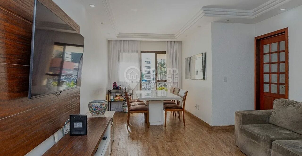 Apartamento à venda em Moema com 110m², 3 suítes, 2 salas,4 Banheiros e 2 vagas