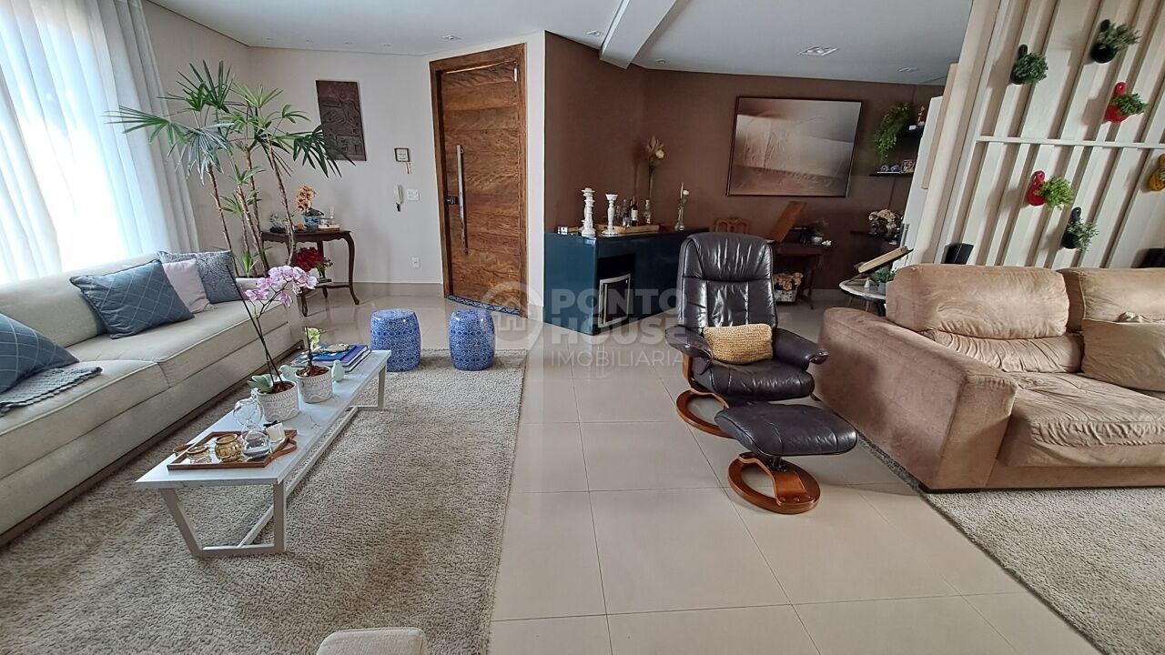 Casa Térrea à Venda no Planalto Paulista 10 x 28, Isolada, 3 Suítes, 3 Vagas 