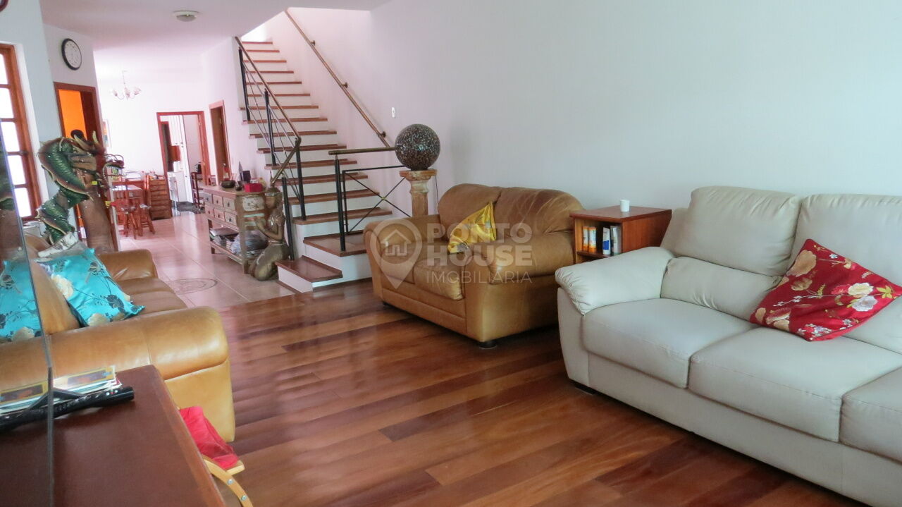 Casa à Venda no Planalto Paulista 4 Dormitórios, 7 Vagas, Próxima ao Helvétia