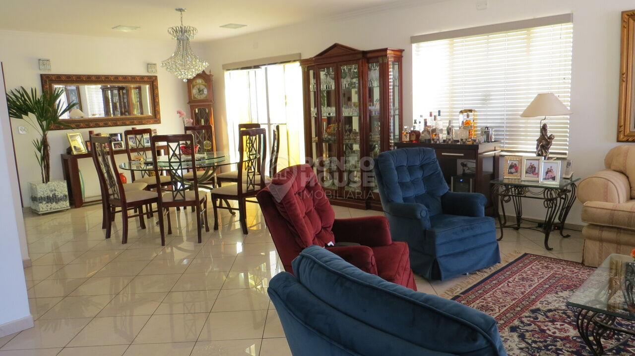 Casa à Venda Planalto Paulista 4 Dormitórios, 5 Vagas, a 1,1 Km do metrô AACD