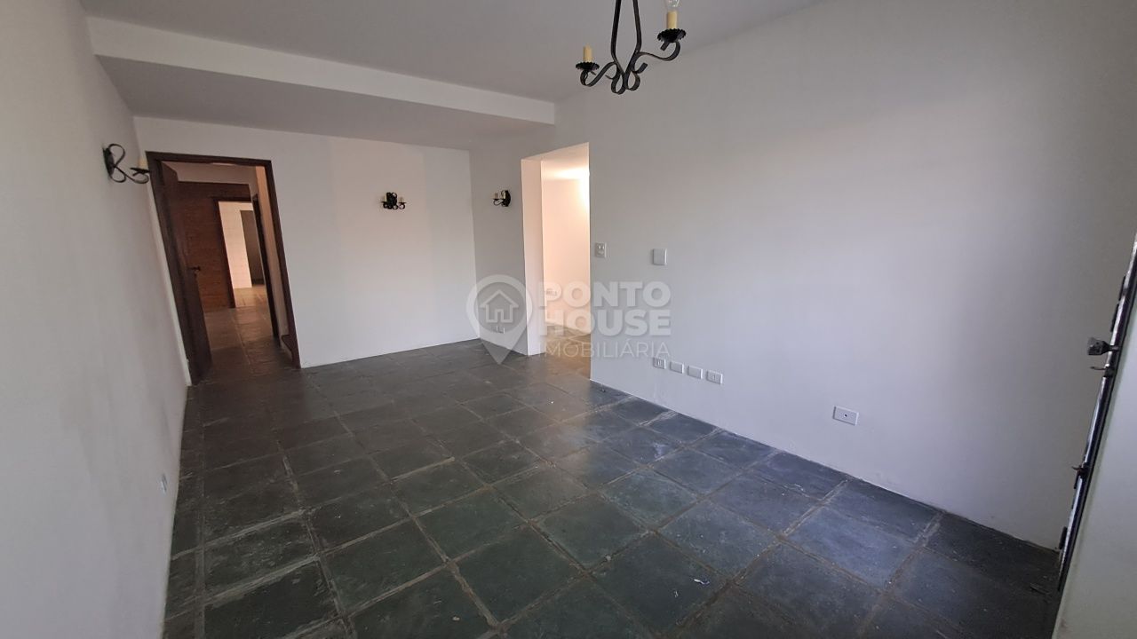 Casa à Venda no bairro Planalto Paulista 3 Suítes, 2 Vagas, Local Tranquilo