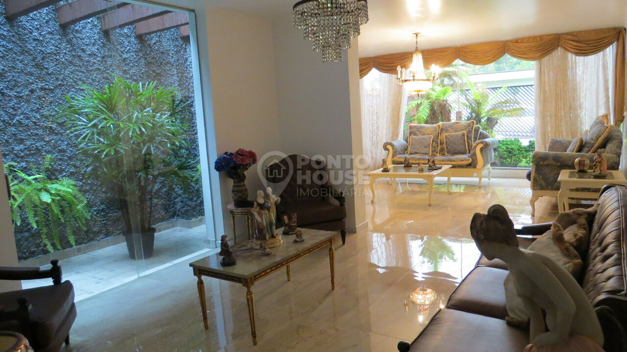 Casa à venda no Planalto Paulista 3 dormitórios, 4 vagas + casa independente