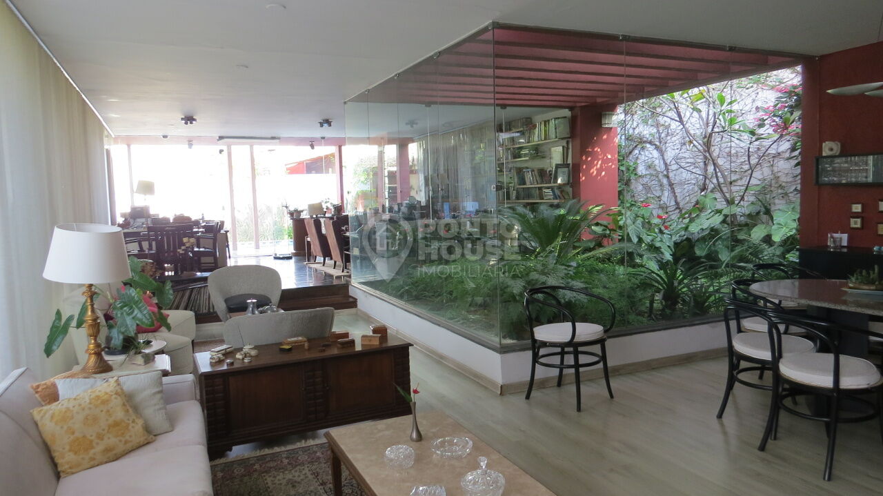 Casa à Venda Planalto Paulista 5 Suítes, 4 Vagas e Lazer, Projeto Diferenciado.