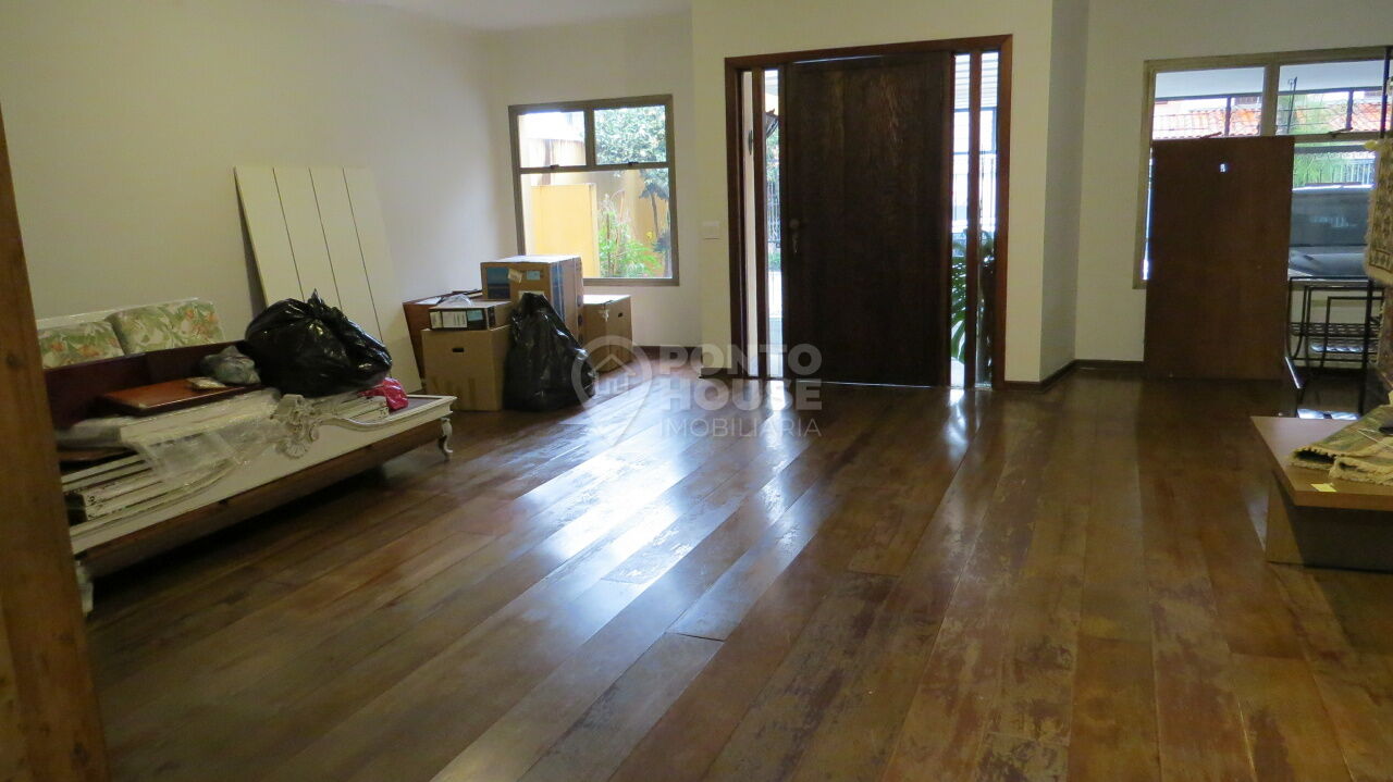 Casa à Venda no bairro Planalto Paulista, 4 Suítes e 5 Vagas, Melhor Local