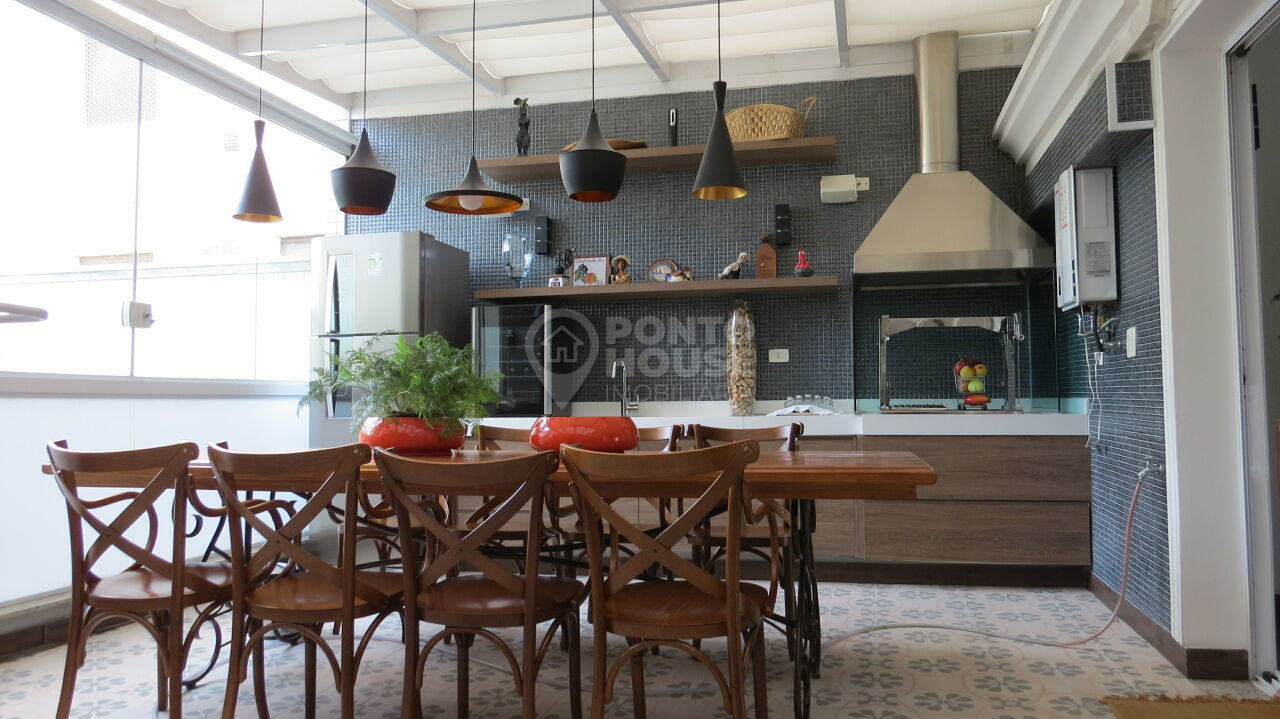 Casa à Venda Jardim da Saúde em Condomínio 3 Suítes, 5 Vagas, Junto ao Plaza Sul