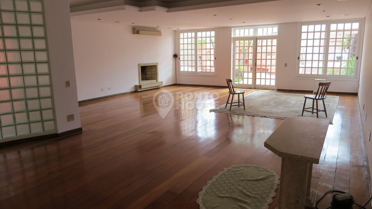 Casa à Venda no bairro Planalto Paulista, 4 Dormitórios, 6 Vagas, Academia, Vaga
