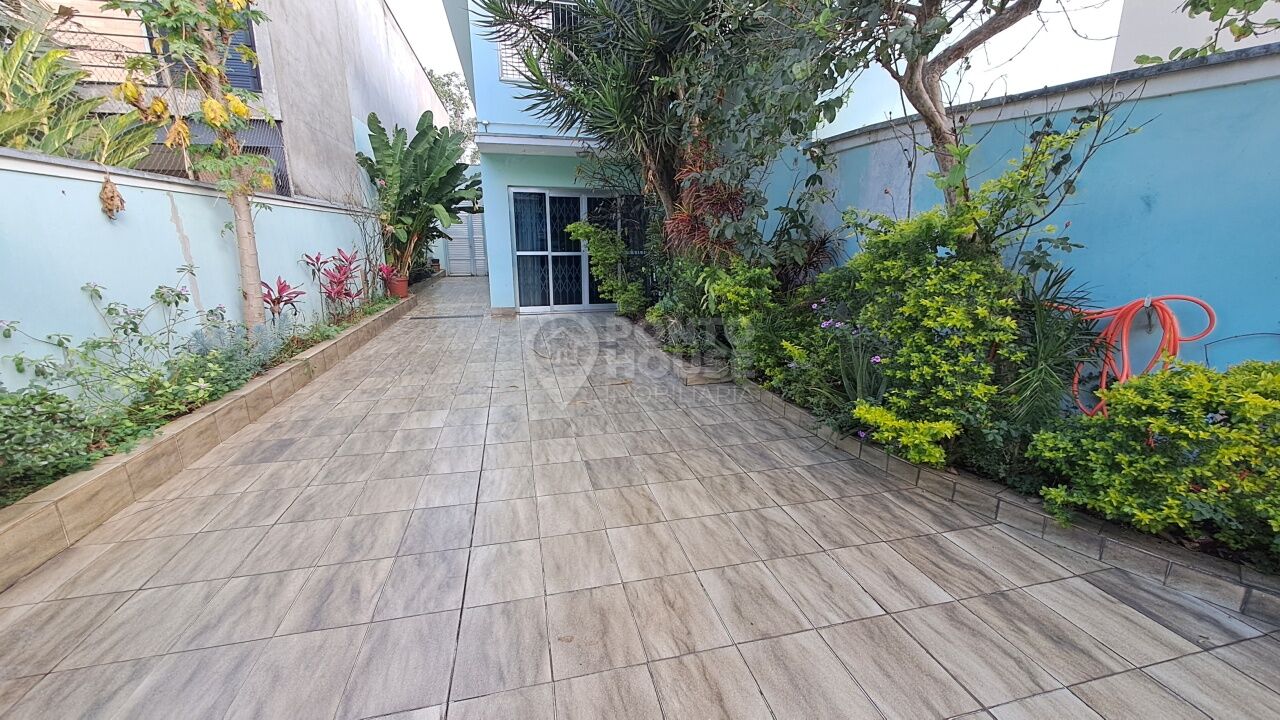 Casa à Venda Planalto Paulista 4 Dormitórios, 4 Vagas, 10 x 40 com Amplo Quintal