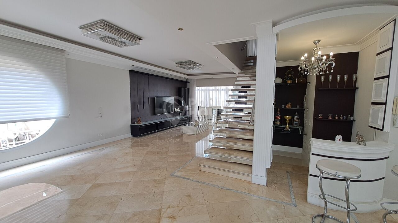 Casa à Venda Jardim da Saúde 3 Suítes, 3 Vagas, Espaço Gourmet, Piscina, Permuta