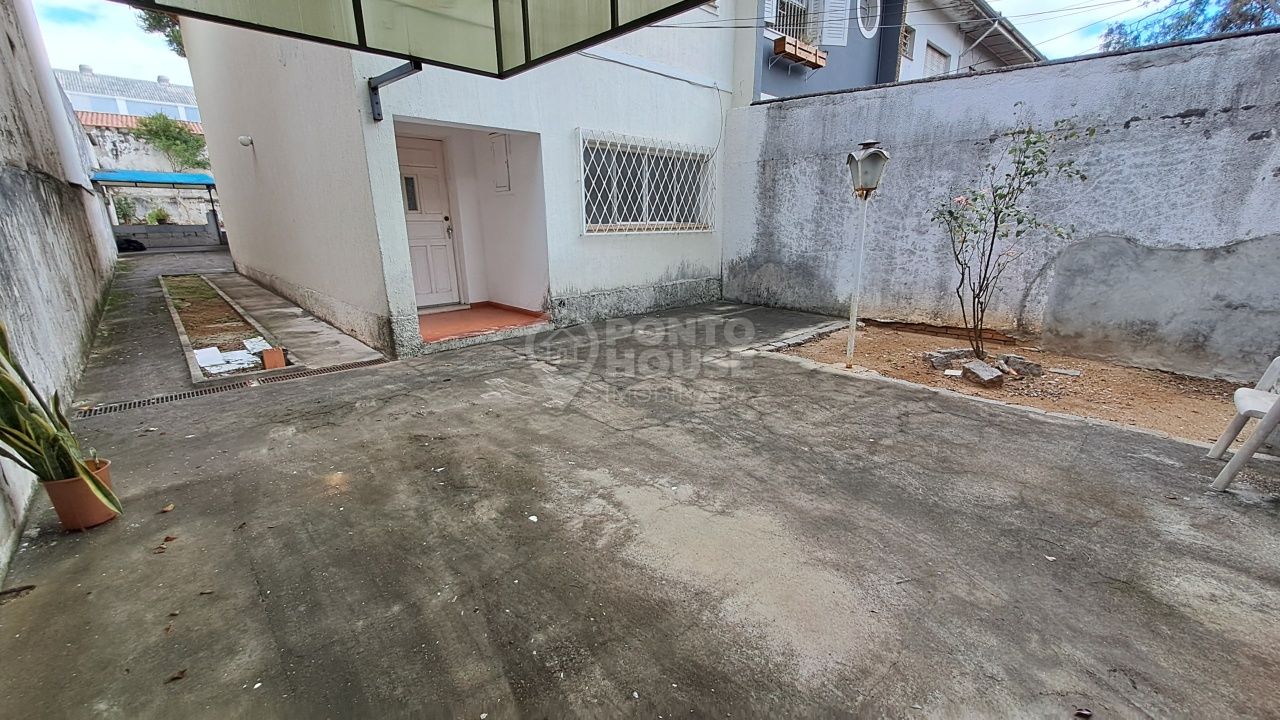 Casa à venda Planalto Paulista, 3 dormitórios, 4 vagas, próximo ao BIS, 304 m²