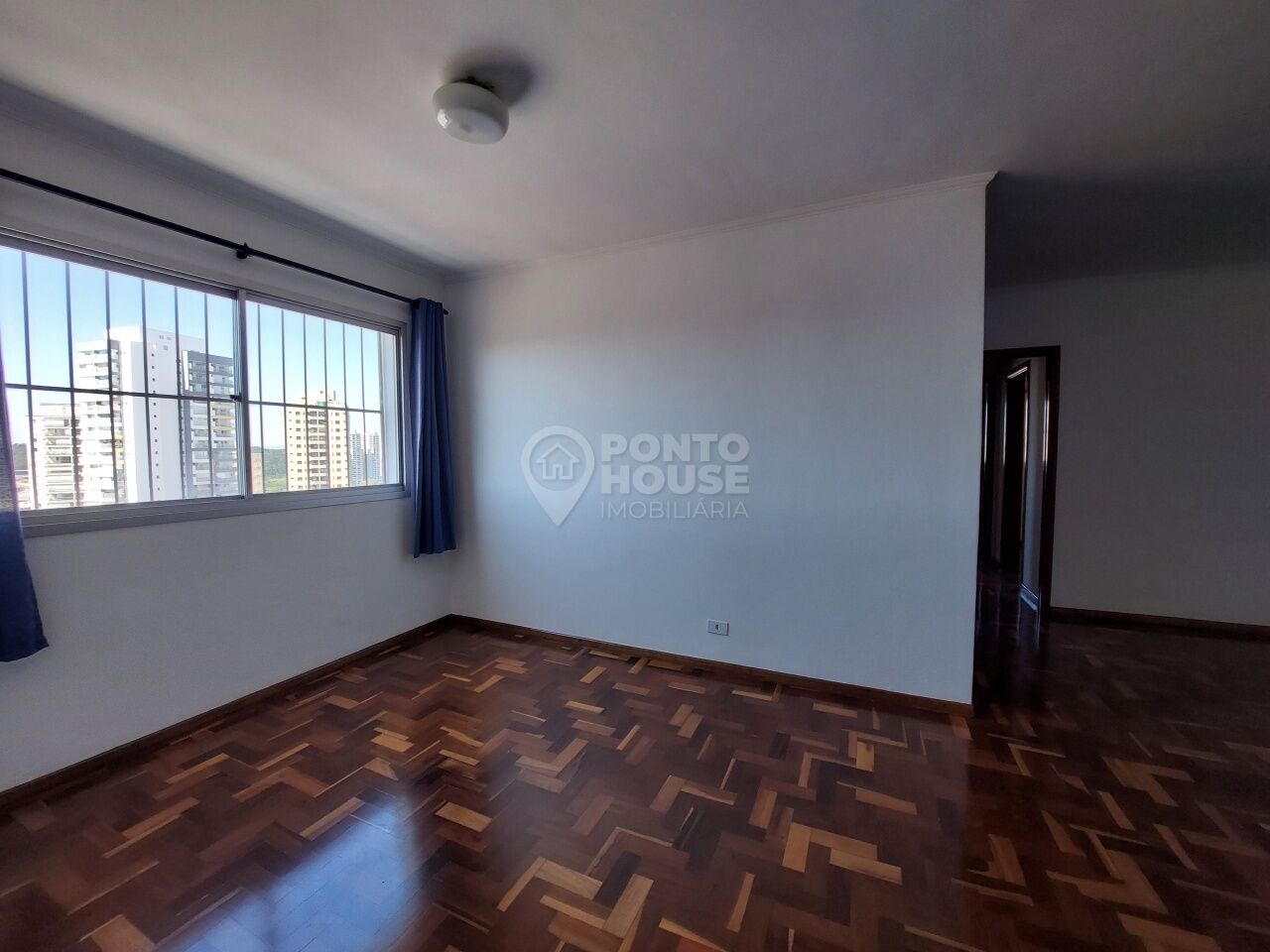 Apartamento à venda na Vila Guarani, 3 dormitórios, 1 Suíte e 2 vagas de garagem