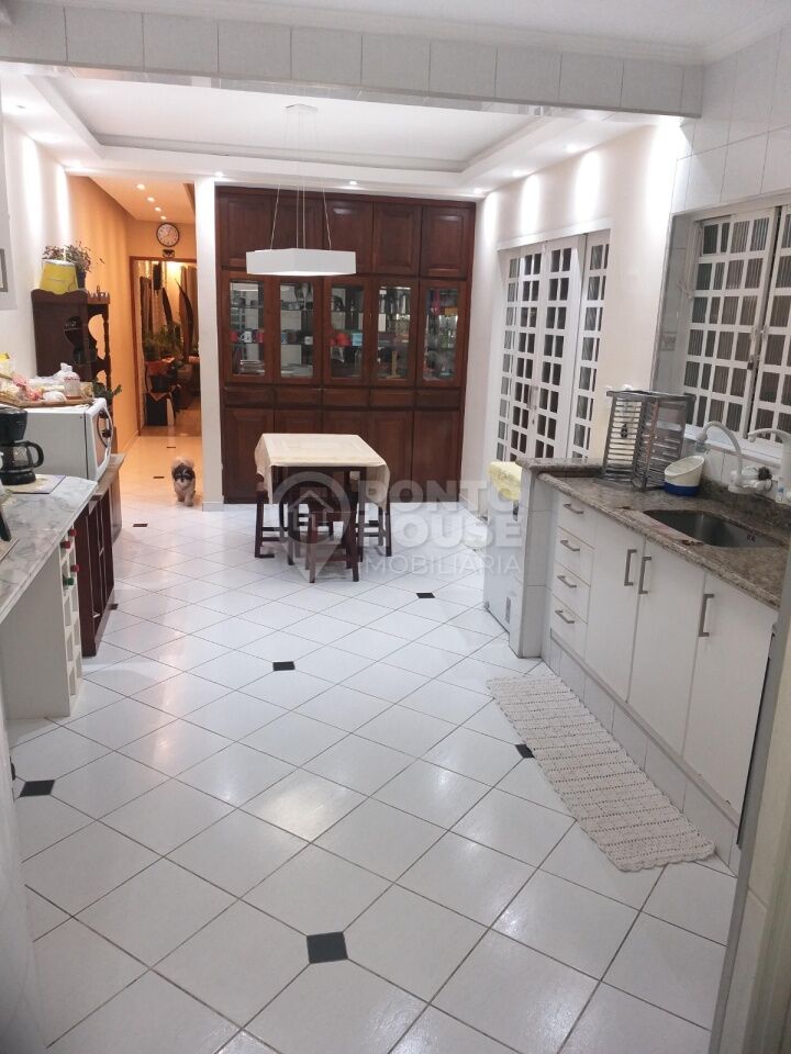 Casa à Venda Vila Guarani, 3 Dormitórios, 2 Vagas, Toda Reformada, Ótimo Local