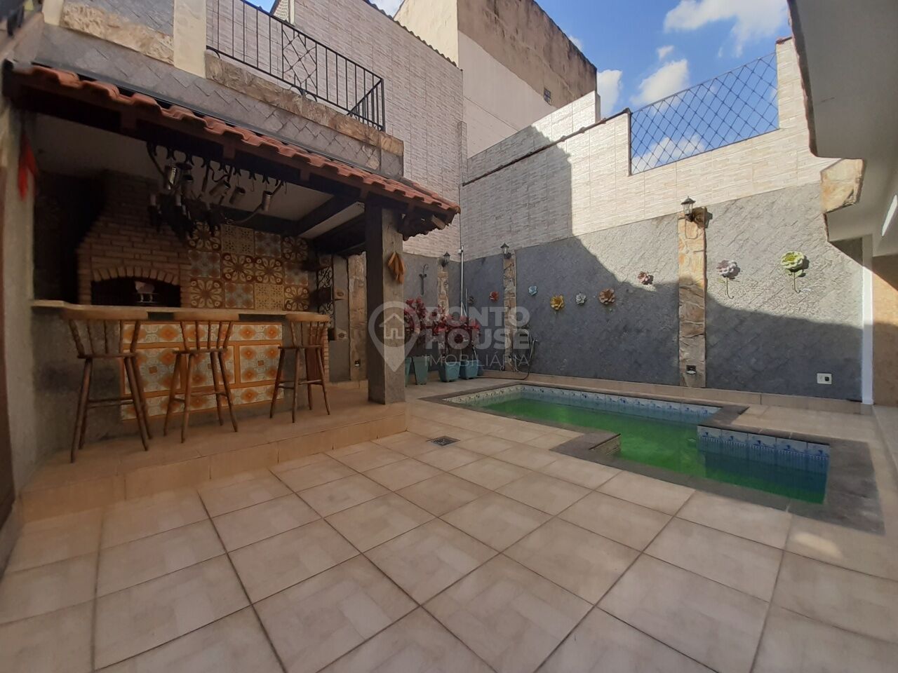Sobrado de 224m² à venda no bairro Saúde, 3 suítes e 5 vagas