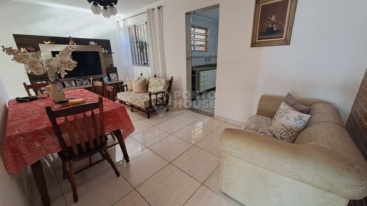 Casa à Venda Vila Guarani 3 Dormitórios, 2 Vagas, Próxima à Praça Nova América