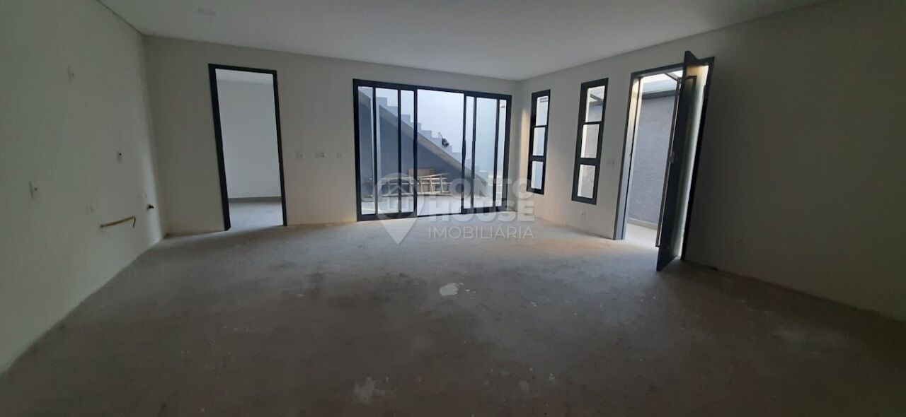 Sobrado novo de 194m², com 4 dormitórios, 1 suíte e 3 vagas na Vila Mariana 