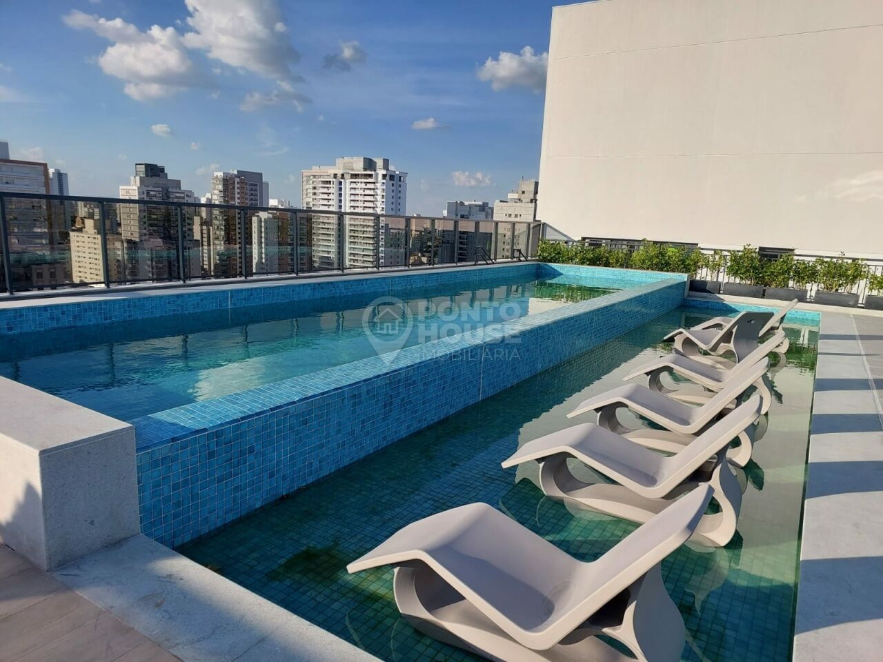 Apartamento/Studio mobilado 1 dormitório sacada frente ao Metrô Alto do Ipiranga 