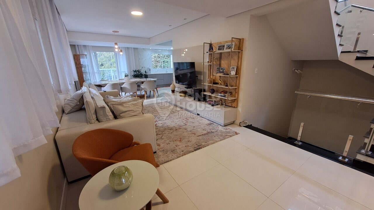 Casa à Venda no Planalto Paulista 4 Suítes, 4 Vagas e Piscina, Novinha, 10 x 38