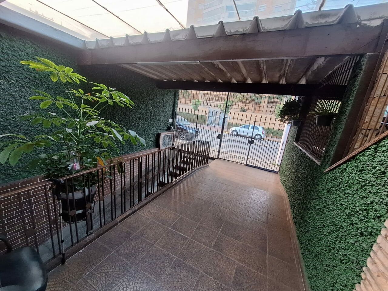 Sobrado à venda no bairro da Saúde de 3 dormitórios, 3 banheiros e 7 vagas