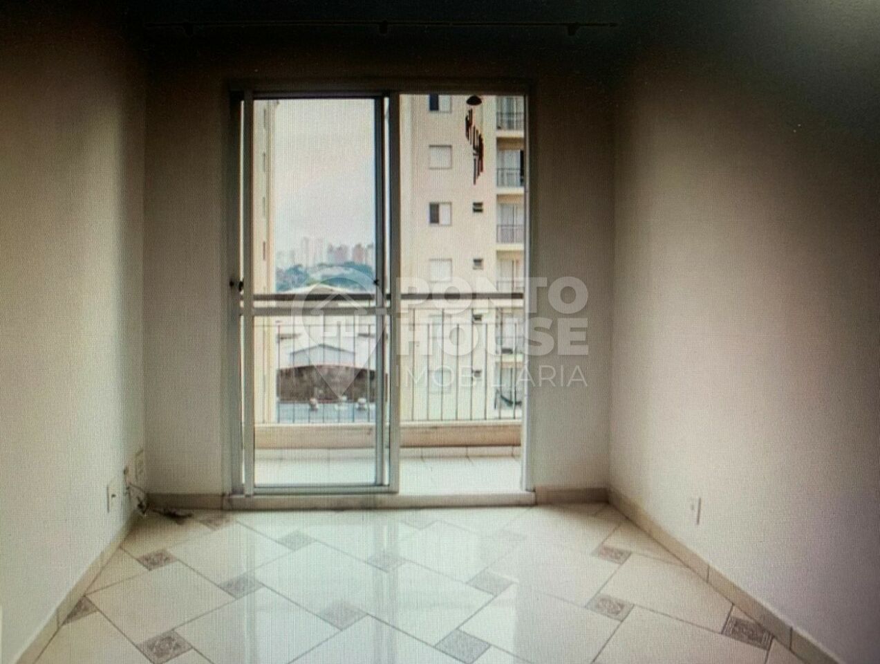 Apartamento à venda no bairro Ipiranga, 2 dormitórios, 1 banheiro, 1 vaga 