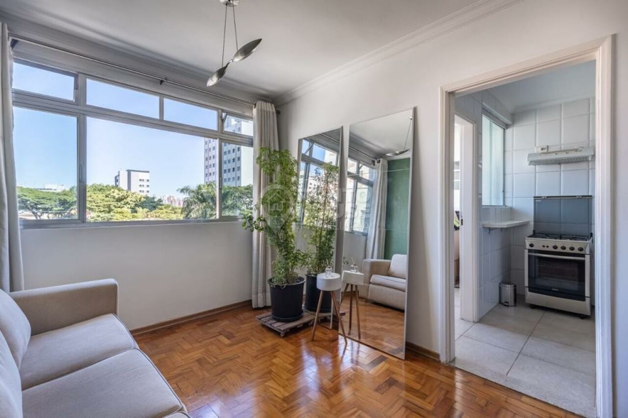 Apartamento à Venda em Moema, 2 Dormitórios,1 Suíte e 1 Vaga, 83 m² Úteis, Vago
