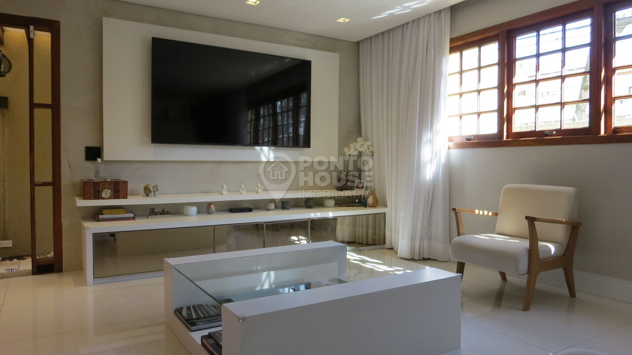Casa à Venda no Planalto Paulista, 3 Dormitórios, 4 Vagas, Moderna e Clean