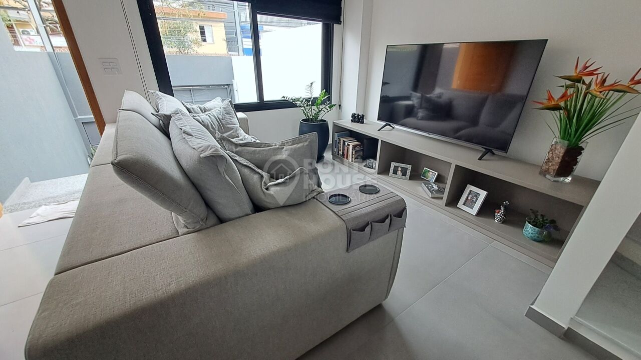Casa à Venda Vila Guarani, 2 Suítes, 3 Vagas, A 650 Metros a Pé Metrô Conceição