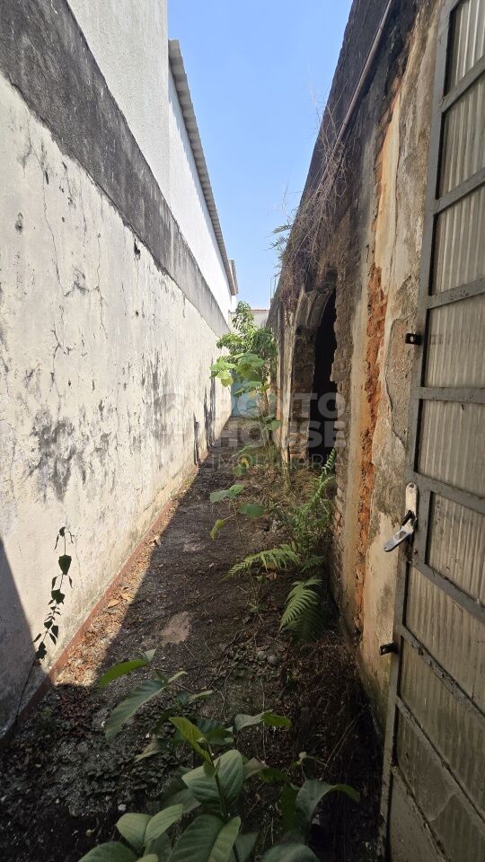 Terreno á venda na região da  Vila Gumercindo de 228m²