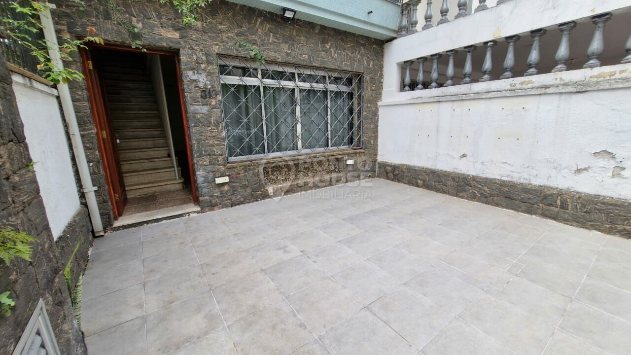 Casa Assobradada à venda Residencial e Comercial  com 3 dormitórios e 2 vagas