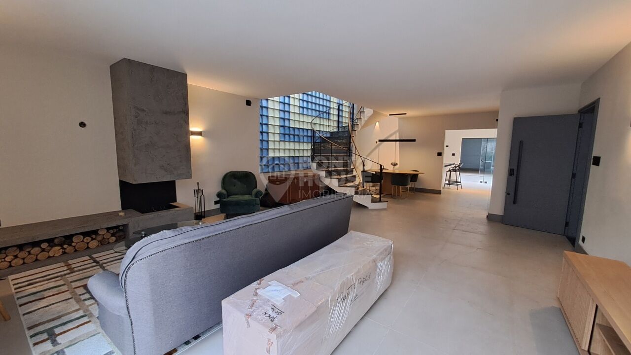 Casa à Venda Planalto Paulista, 4 Dormitórios, 6 Vagas, Reformada, Semimobiliada
