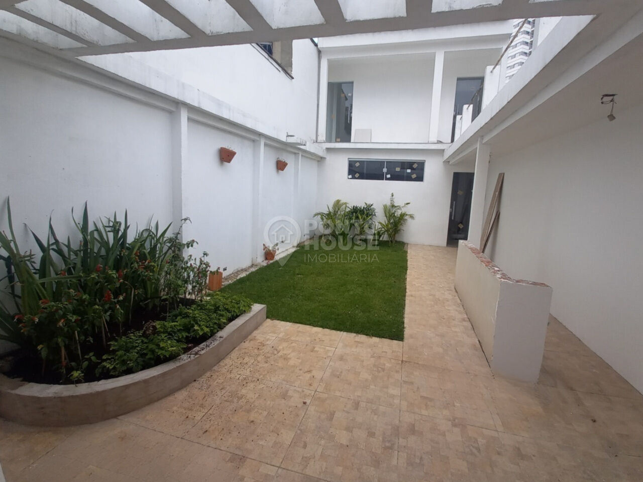 Sobrado comercial à venda com 7 salas e 4 banheiros de 190m² , 1 vaga de garagem