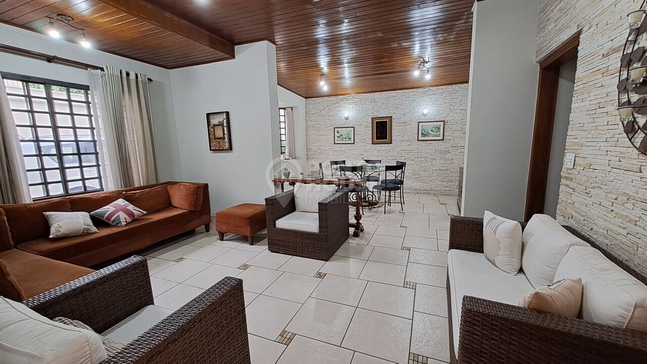 Casa à Venda no bairro Planalto Paulista, 4 Dormitórios, 4 Vagas e Área Gourmet